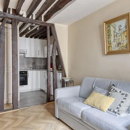 Typical & Charming Flat Near St Germain - Mid-term