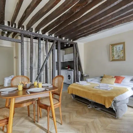 Typical & Charming Flat Near St Germain - Mid-term شقة *