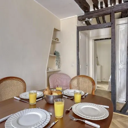 Typical & Charming Flat Near St Germain - Mid-term شقة باريس