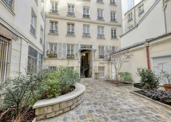 Typical & Charming Flat Near St Germain - Mid-term Paris