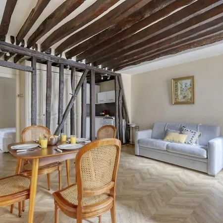 Апартаменты Typical & Charming Flat Near St Germain - Mid-term *